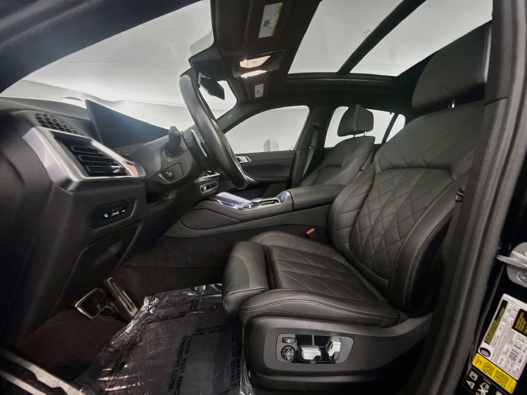 Used 2024 Black BMW M60i image 20