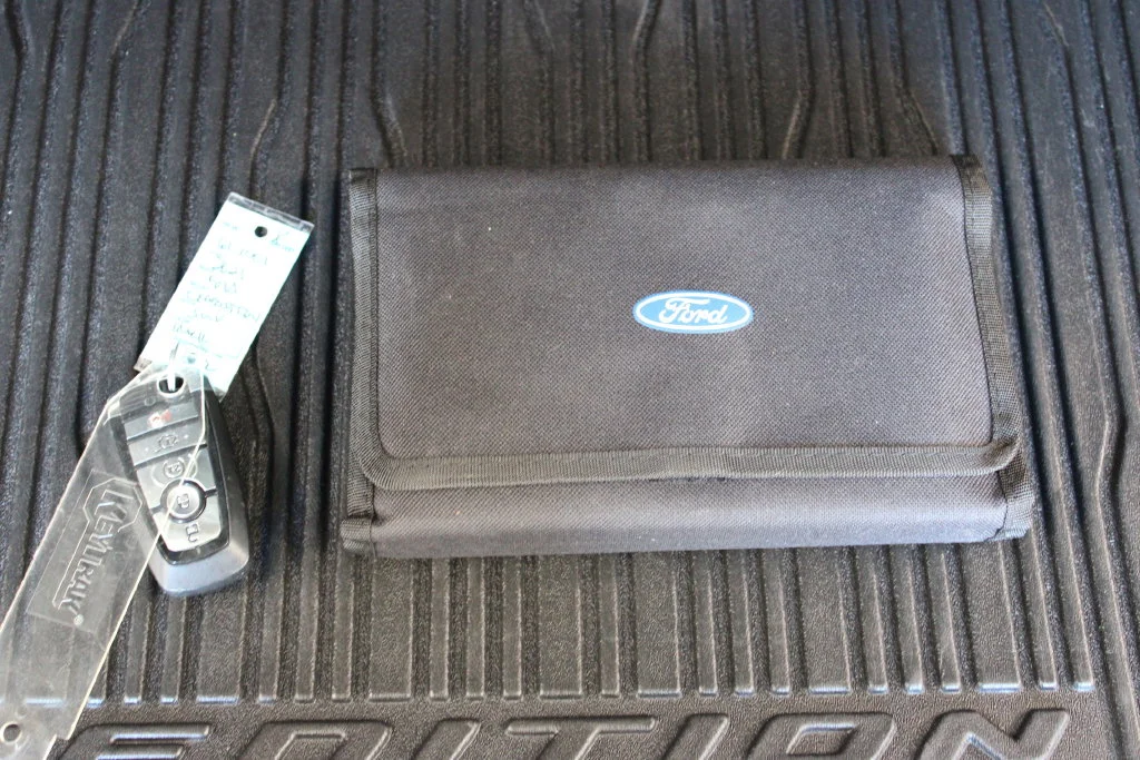 Used 2021 Black Ford XLT image 34