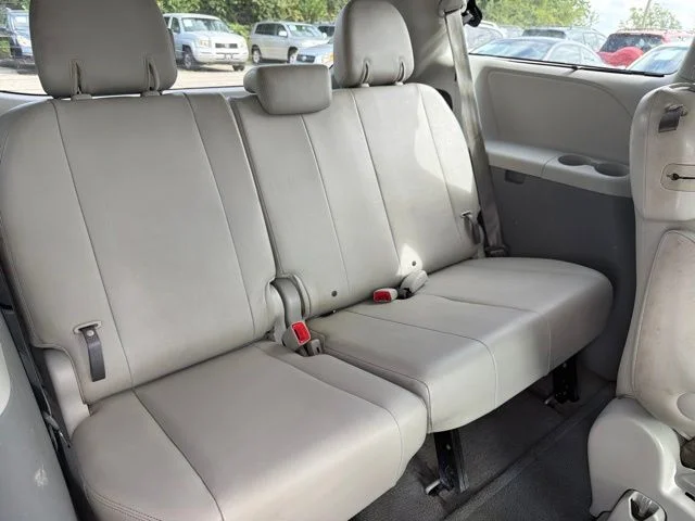 Used 2011 Silver Toyota XLE image 29