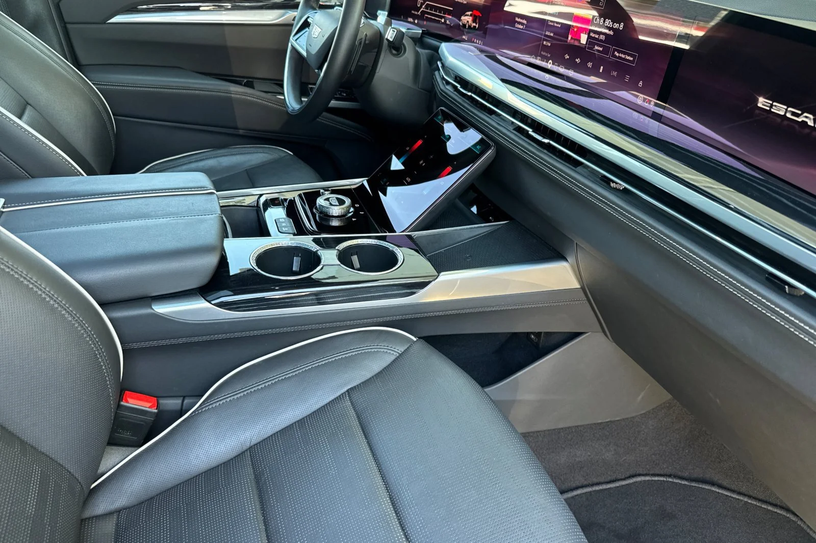 2025 Cadillac Escalade Sport - Photo 18