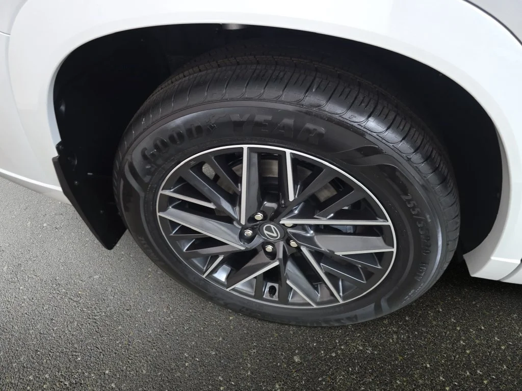 New 2026 Wind Chill Pearl Lexus PREMIUM AWD image 29