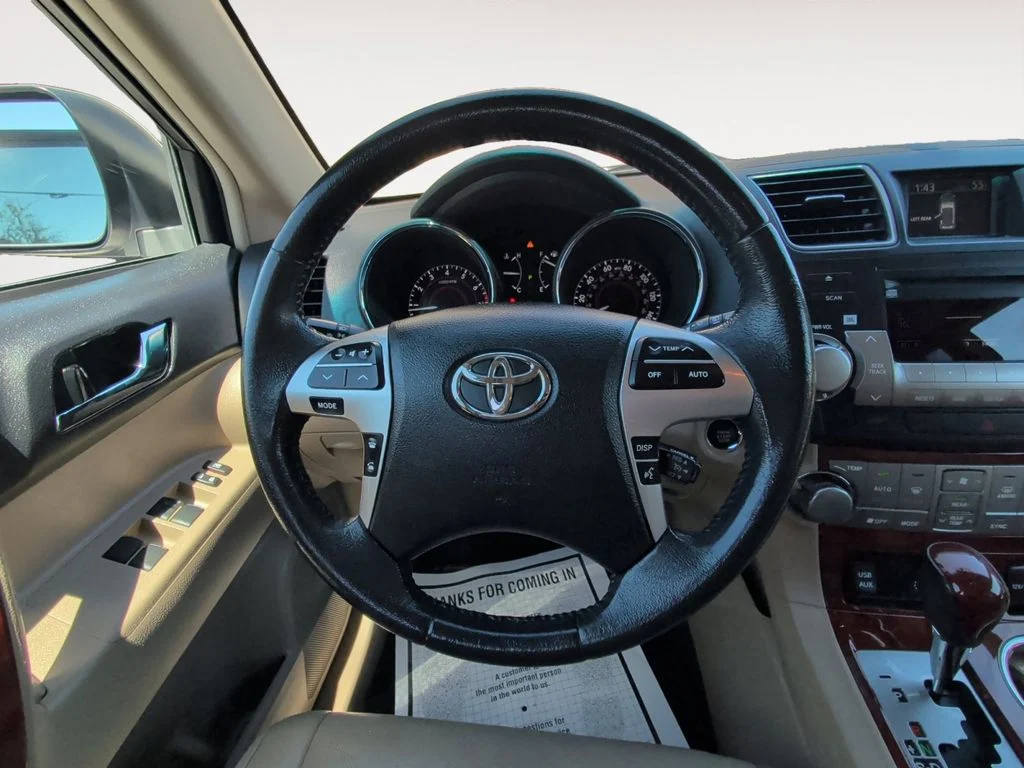 Used 2012 White Toyota Limited image 12