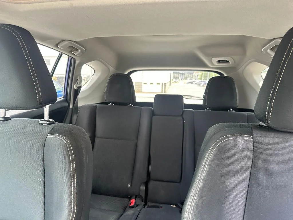 Used 2015 Blue Toyota XLE image 25