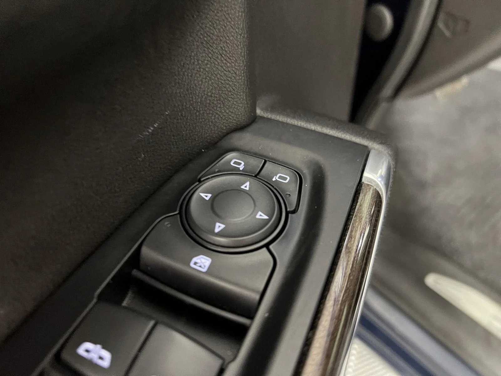Used 2020 NORTHSKY BLUE METALLIC Chevrolet LT image 12