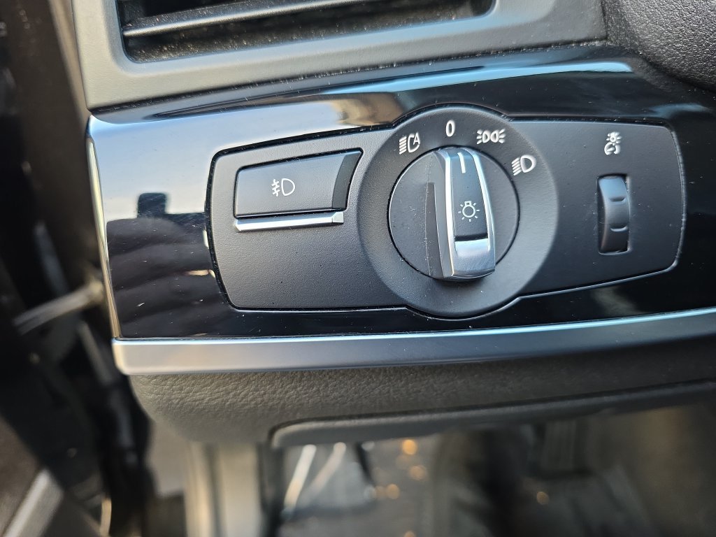 Used 2017 Black BMW xDrive28i image 29