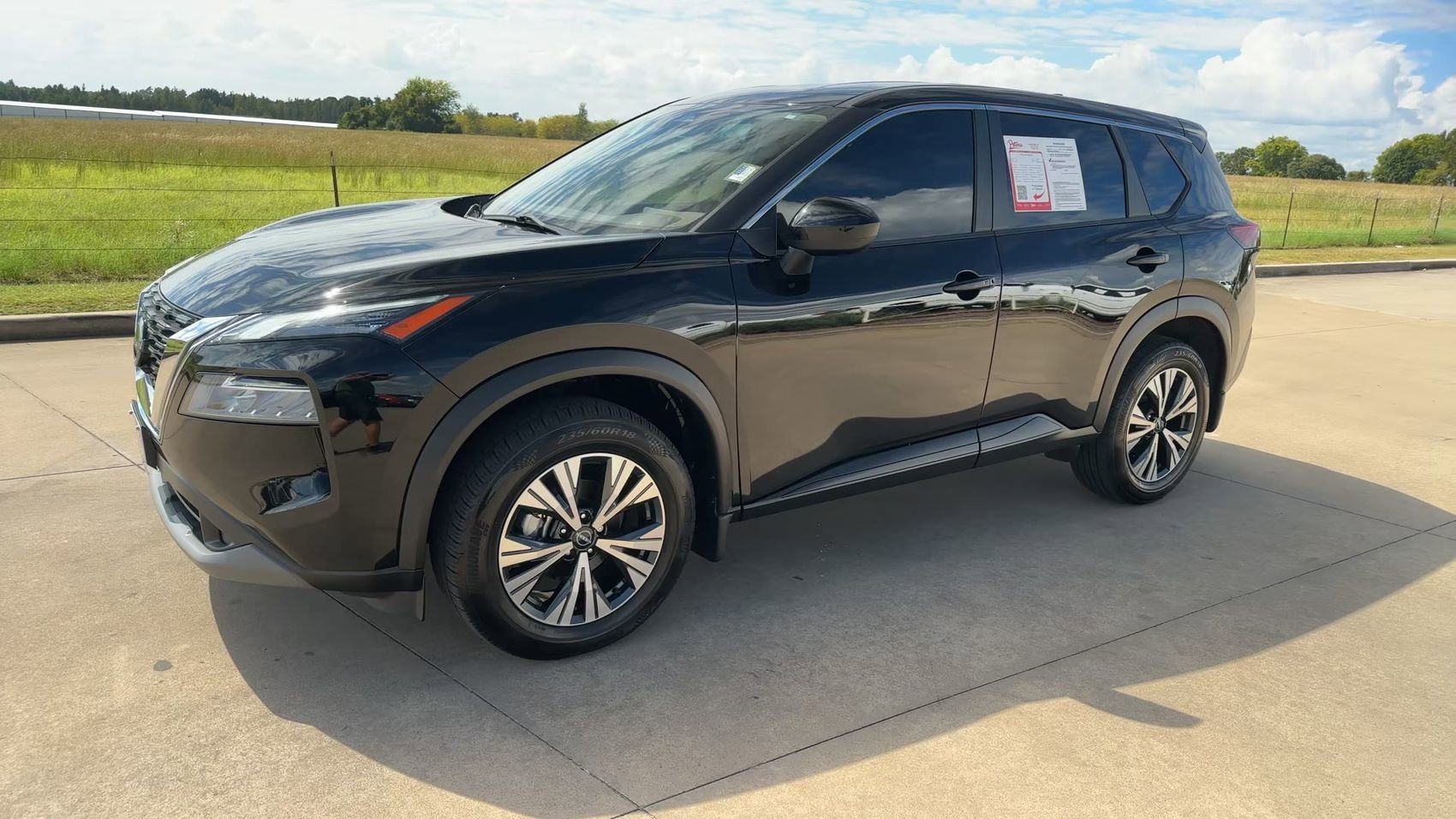 2023 Nissan Rogue SV photo 2