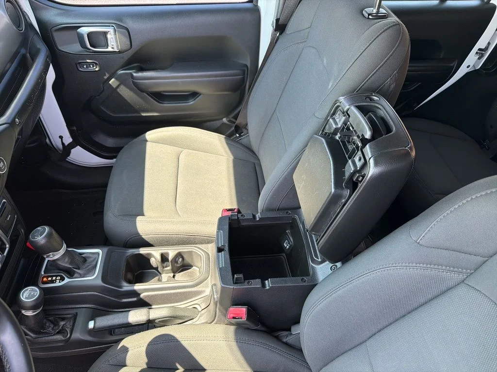 Used 2018 White Jeep Unlimited Sport S image 38