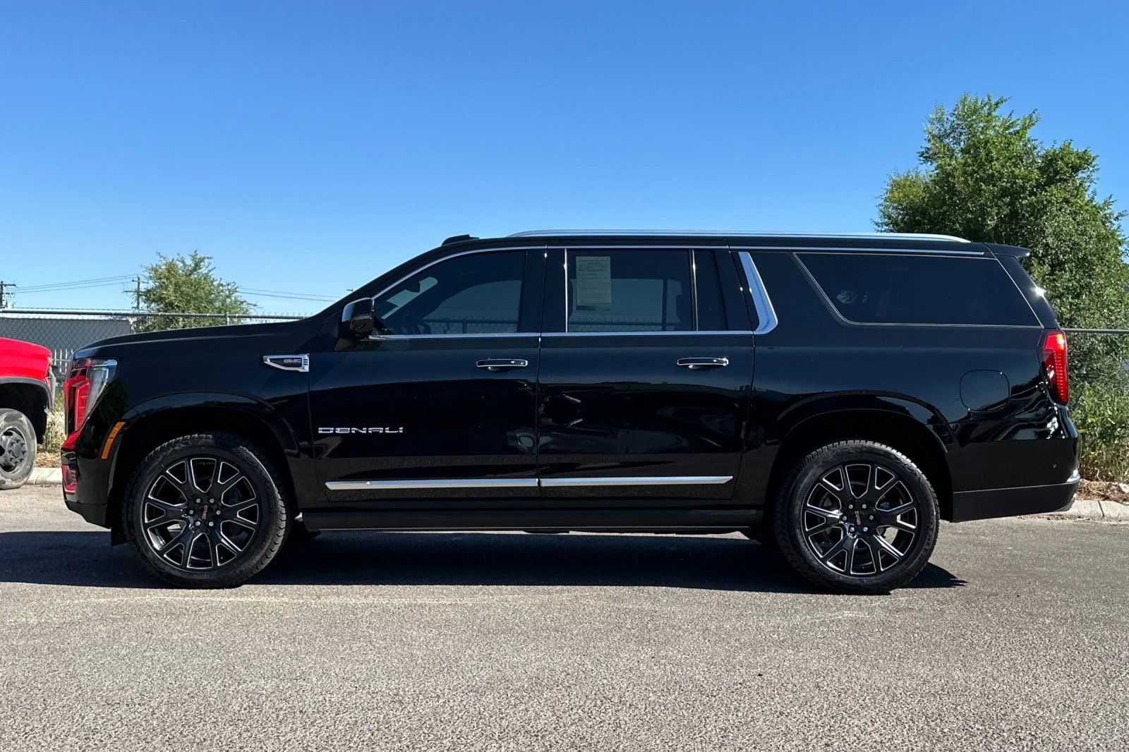 Used 2026  GMC Denali image 6