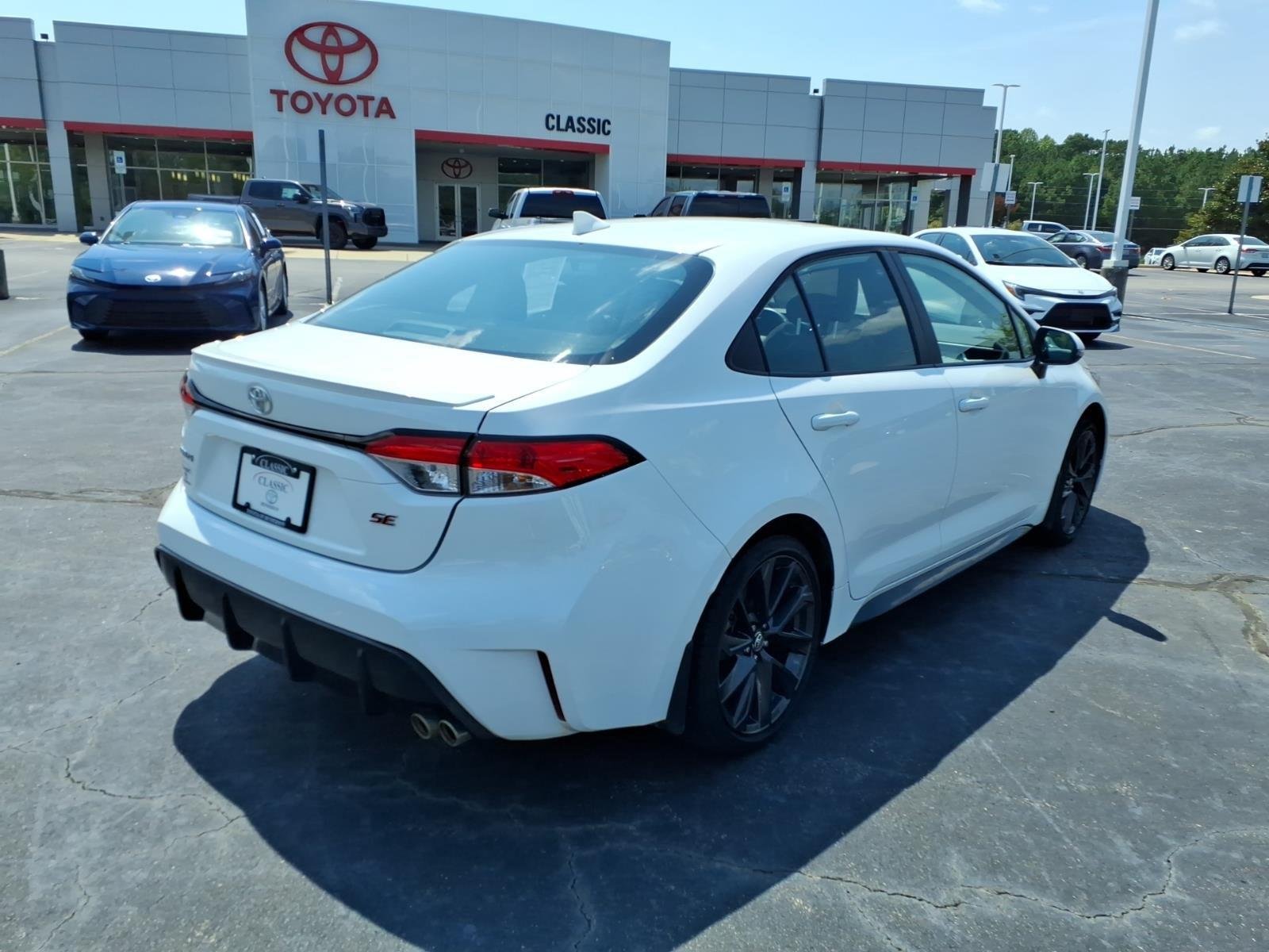 Used 2024 Ice Cap Toyota SE image 2
