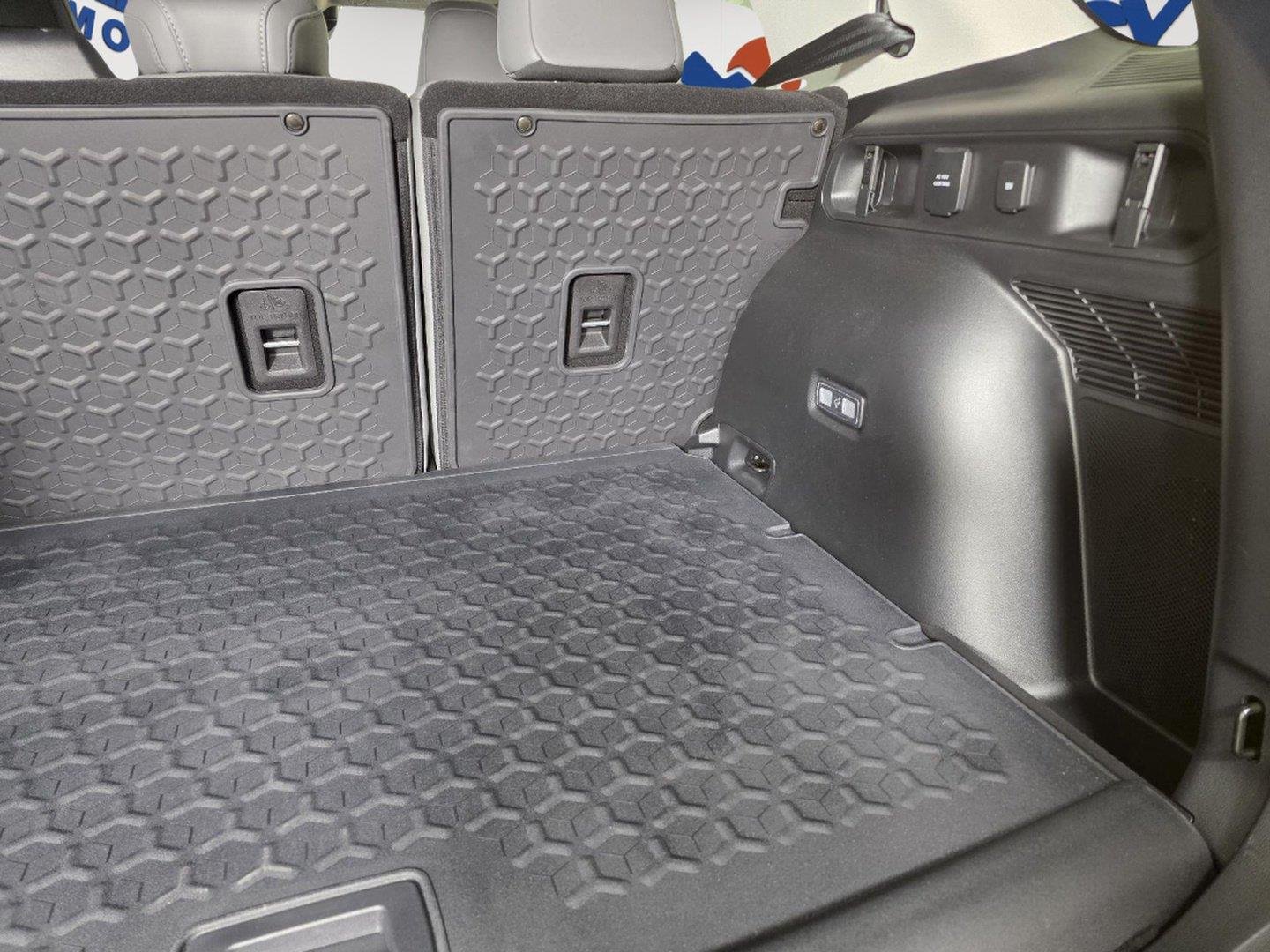 Used 2026 Carbonized Gray Metallic Ford Badlands image 9