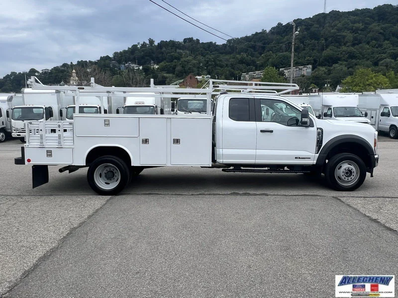 New 2026 Oxford White Ford F-550® XL image 5