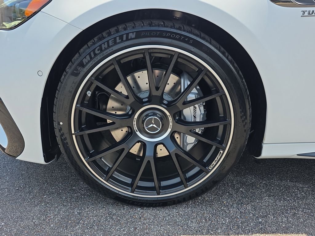 New 2026 MANUFAKTUR Moonlight White Magno Mercedes-Benz E 53 AMG® image 9