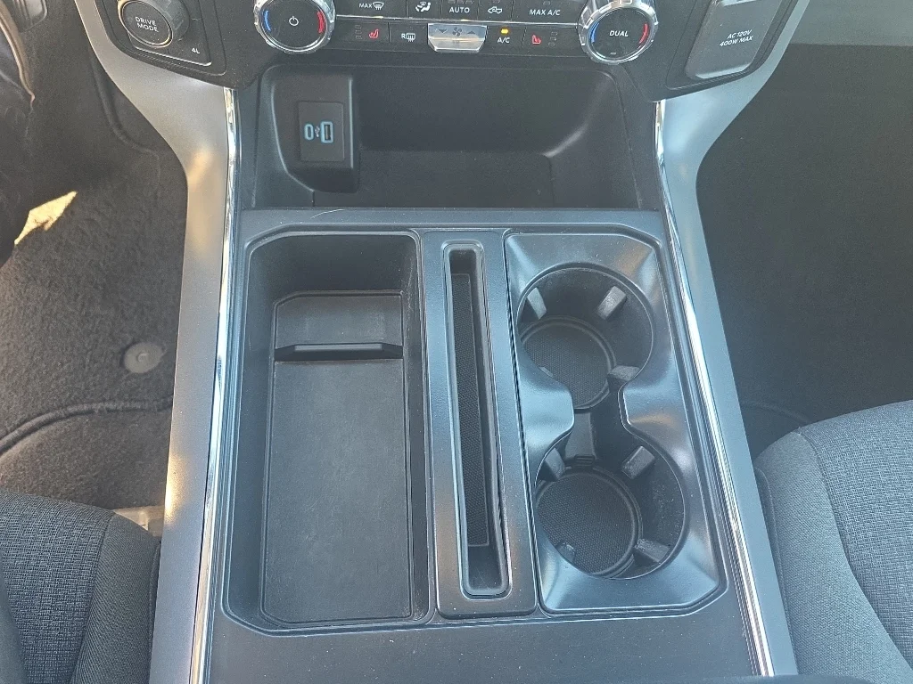 Used 2024 Oxford White Ford XLT image 21
