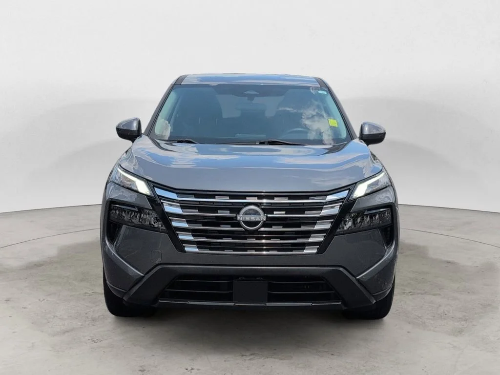 Used 2024 Gray Nissan SV image 7