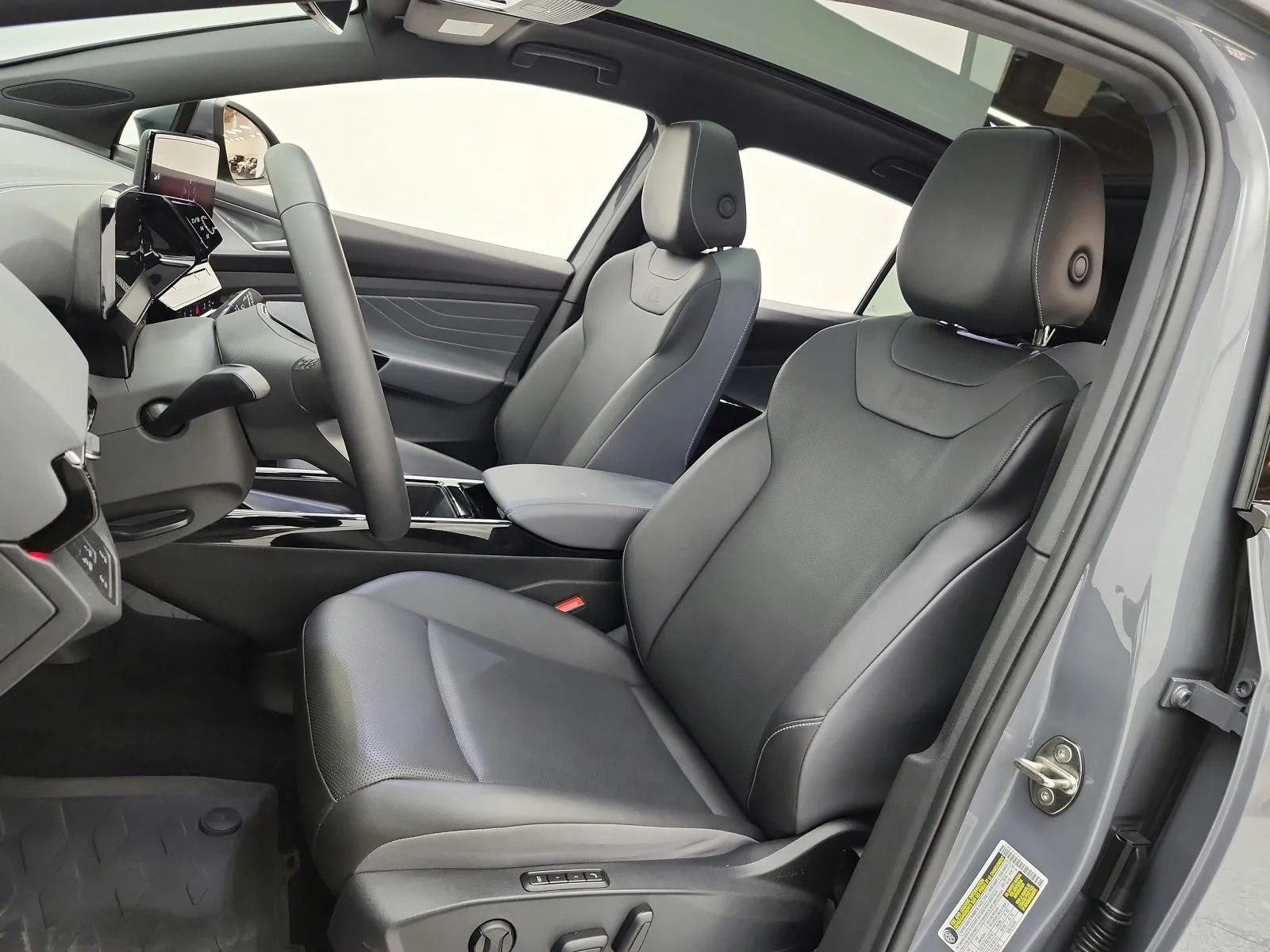 Used 2023 Pure Gray Volkswagen Pro S image 10
