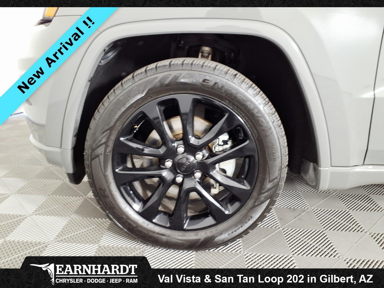 Used 2021 Sting-Gray Clearcoat Jeep Laredo X image 7