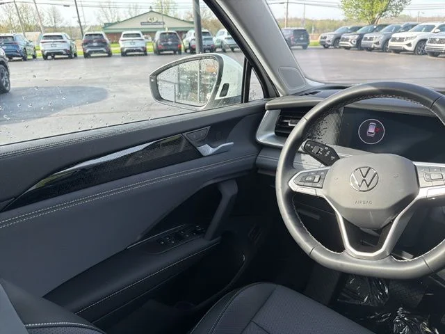 New 2026 Pure White Volkswagen 2.0T SE image 34