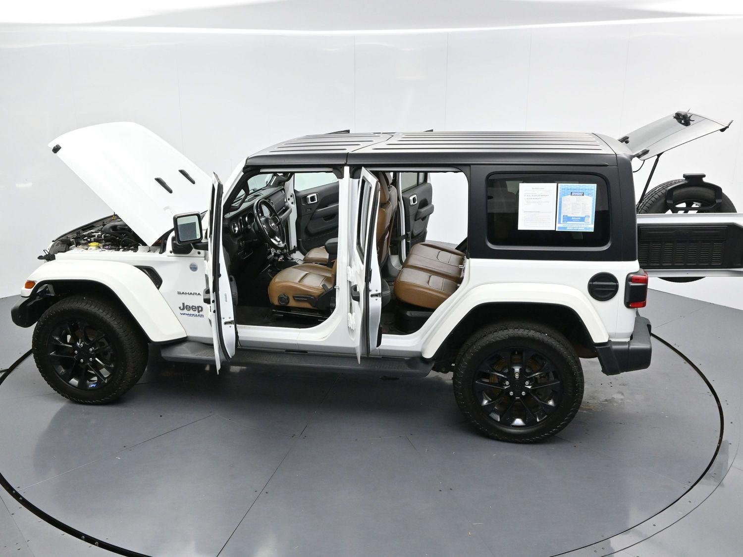 Used 2022 Bright White Clearcoat Jeep Unlimited Sahara image 43