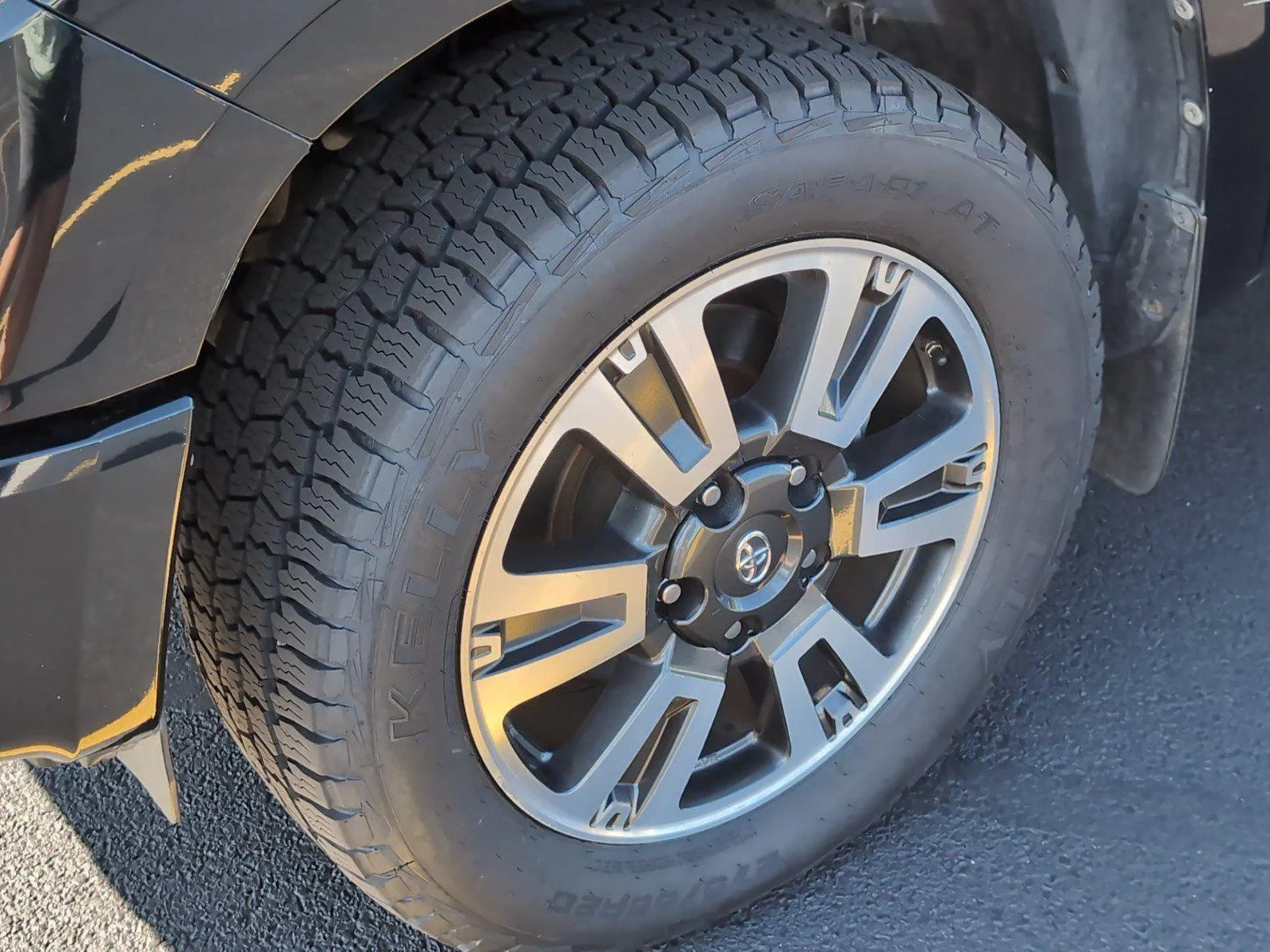 Used 2019 Midnight Black Metallic Toyota SR5 image 11