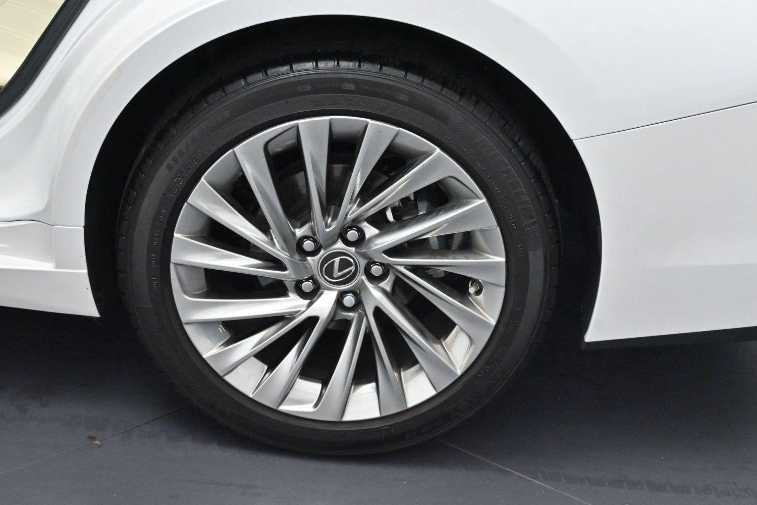 Used 2022 Eminent White Pearl Lexus ES 350 Ultra Luxury image 36