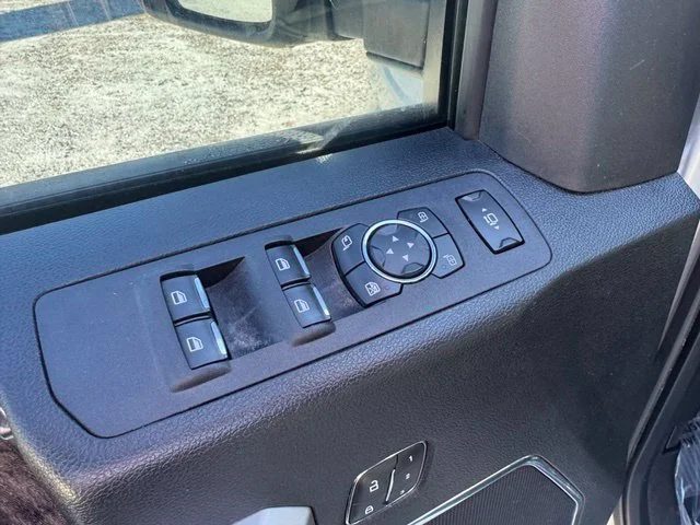 Used 2019 Silver Ford Lariat image 26