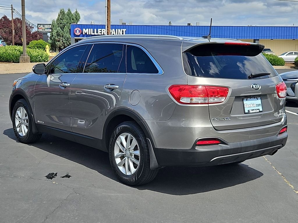 Used 2017 Titanium Silver Kia LX image 4