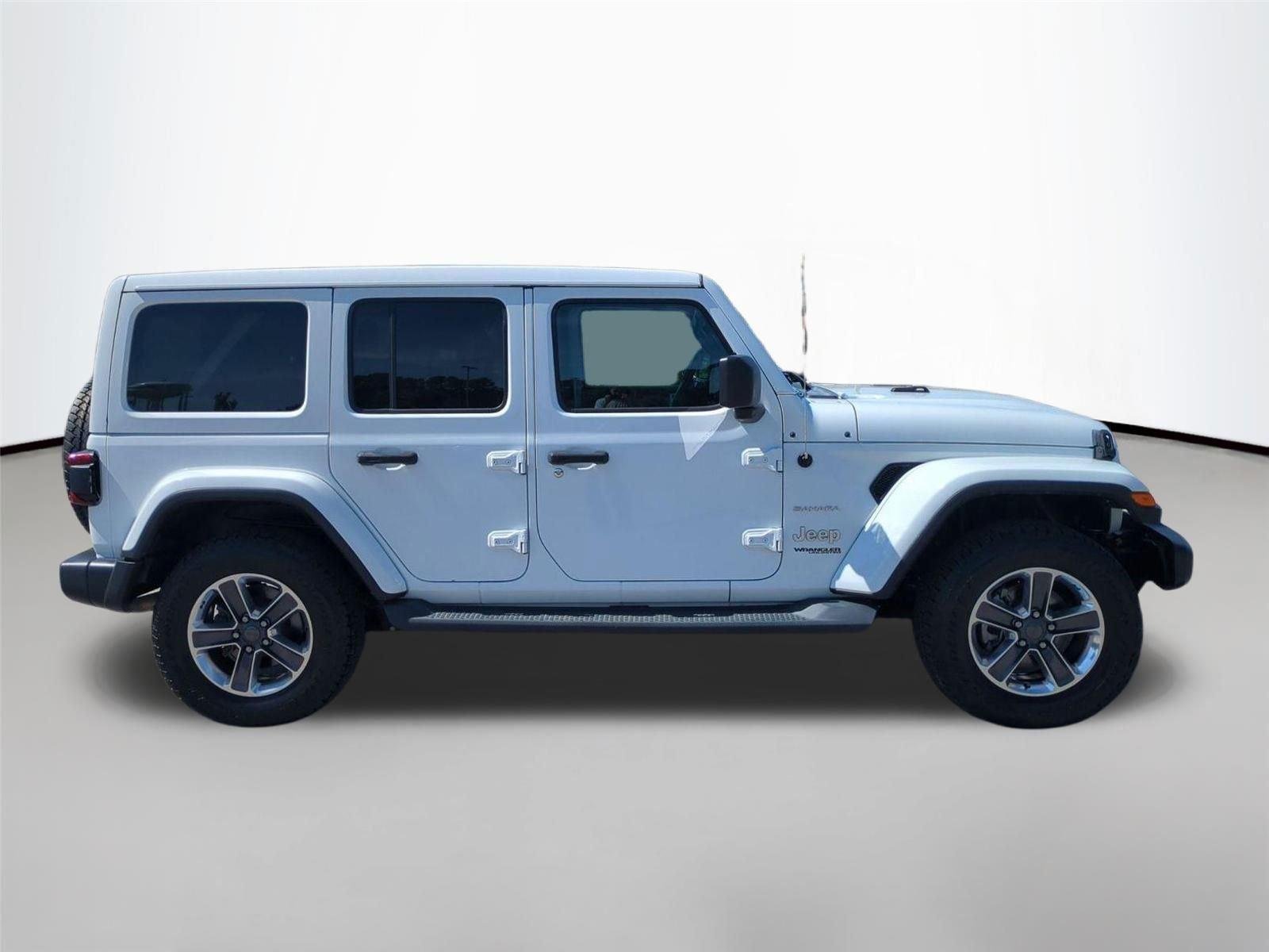 Used 2019 Bright White Clearcoat Jeep Sahara image 6