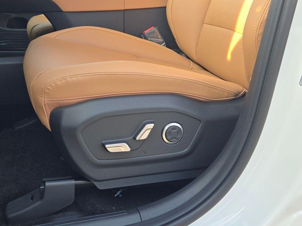New 2026 White Hyundai Limited AWD image 25