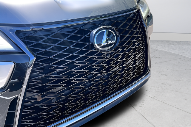 Used 2023 Silver Lexus 600 F SPORT image 34