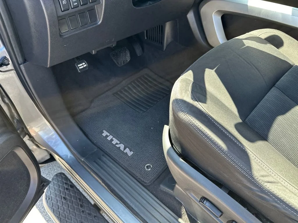 Used 2017  Nissan SV image 18