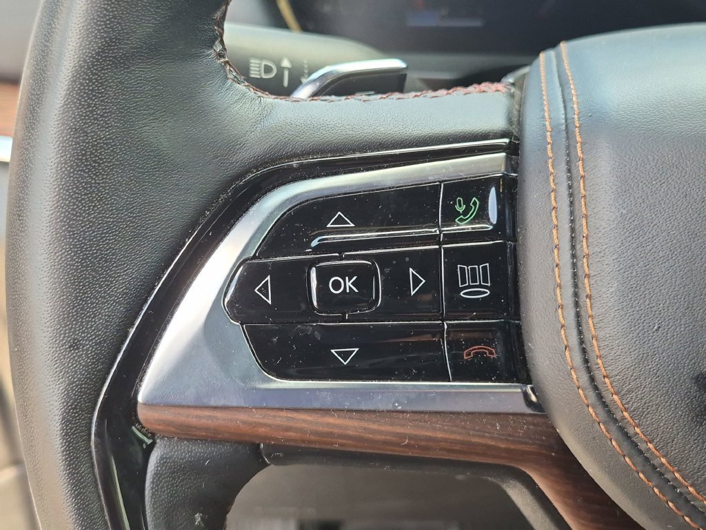 Used 2024 Silver Jeep Summit image 22