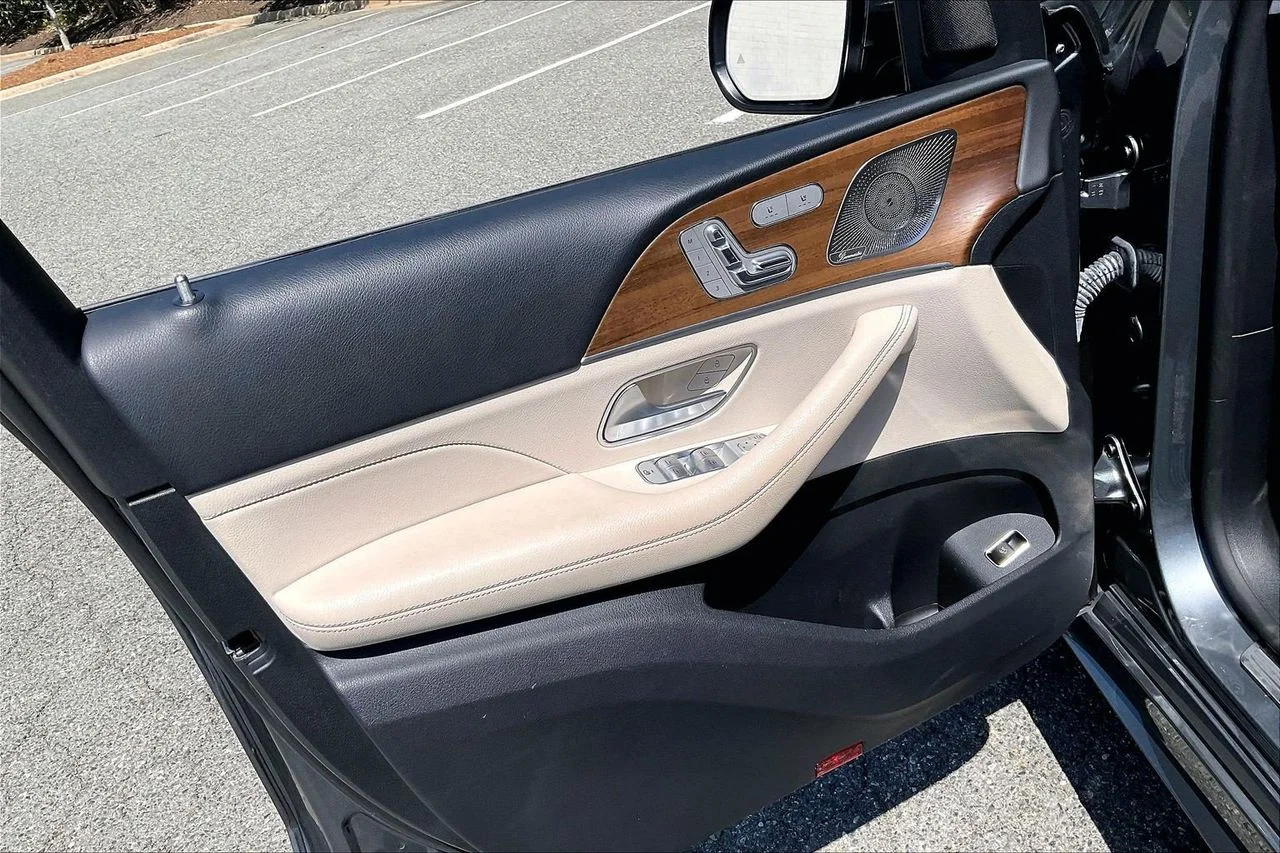Certified Used 2023  Mercedes-Benz GLE 450 image 28