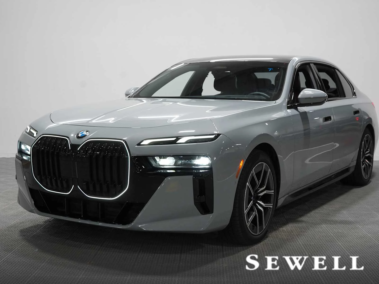 2025 BMW 7 Series 740i xDrive