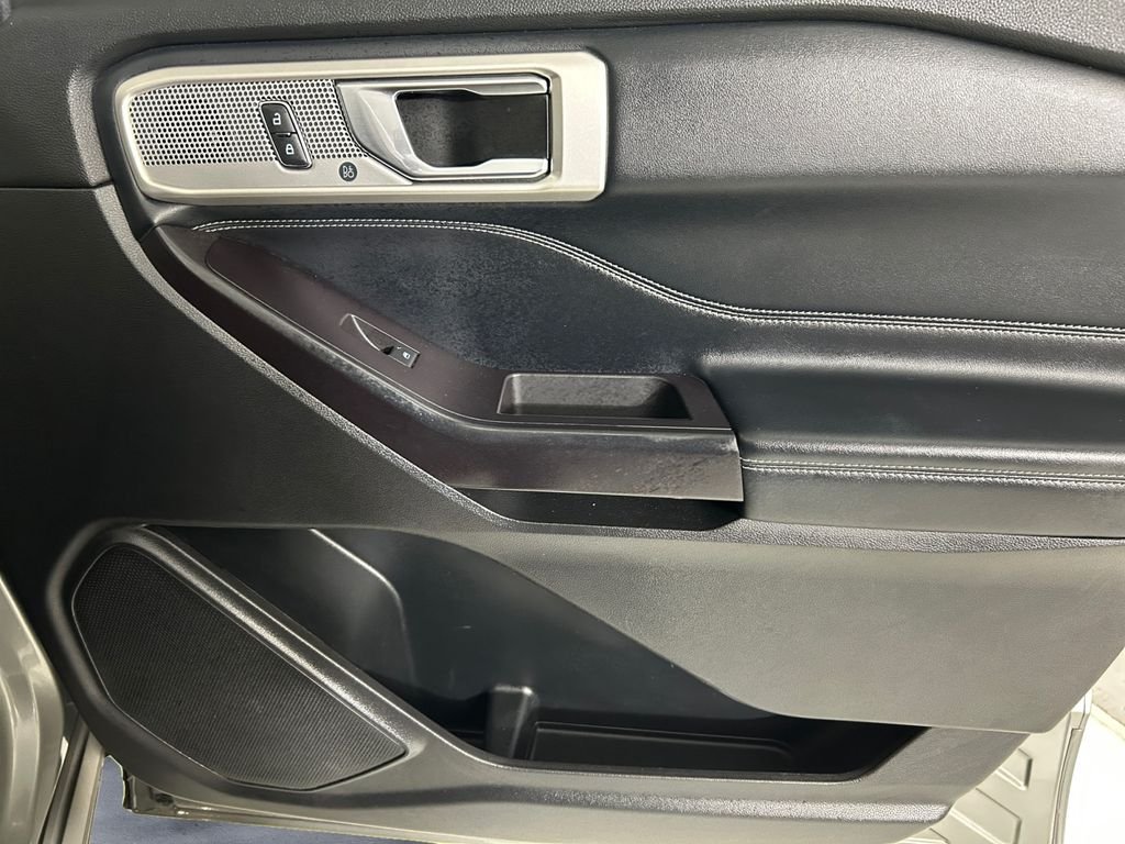 Used 2020 Green Ford Limited image 15