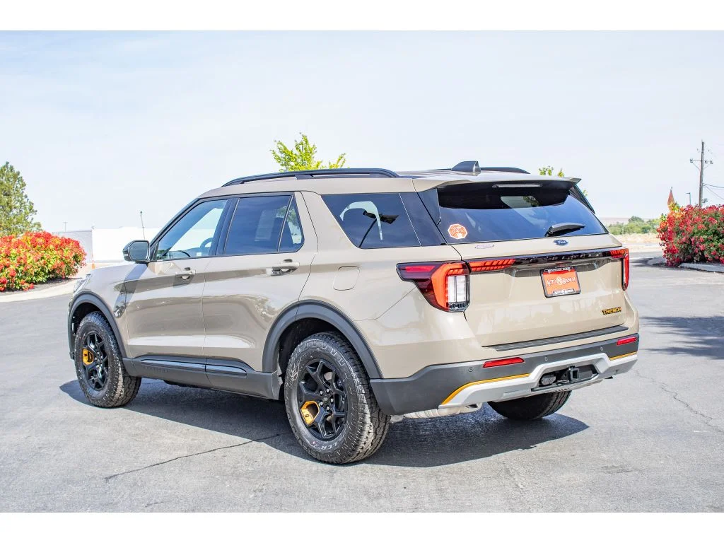 New 2026 MARSH GRAY Ford Tremor image 6