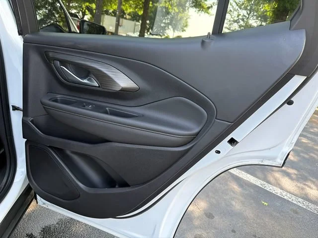 Used 2023 Summit White GMC SLE image 16