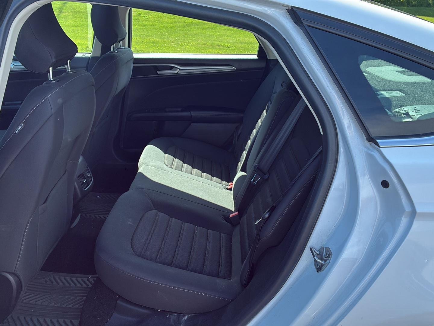 Used 2019 Oxford White Ford  image 8
