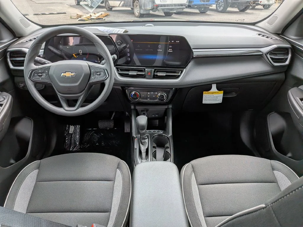 New 2026 Mosaic Black Metallic Chevrolet LT image 24