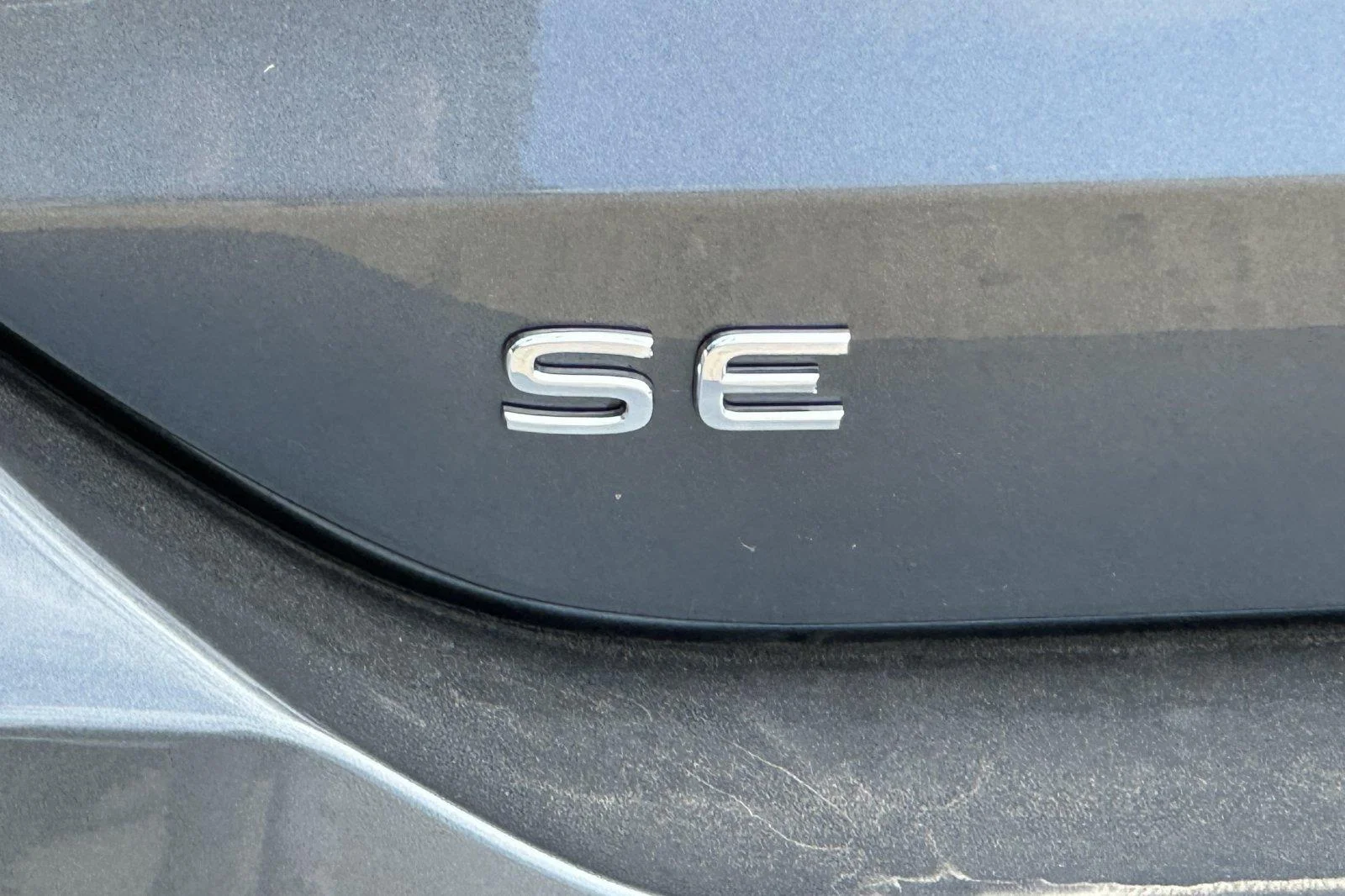 New 2026 Platinum Gray Metallic Volkswagen SE image 25