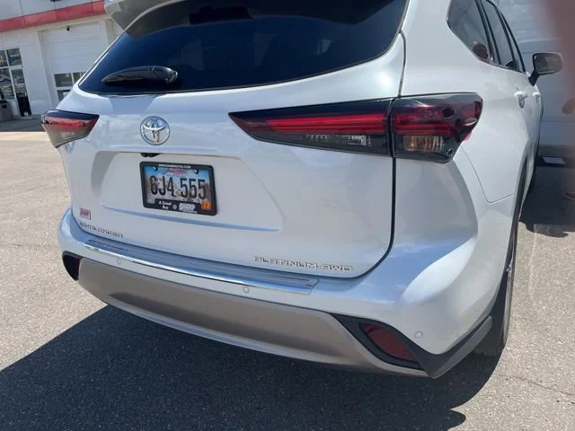 Used 2024 Wind Chill Pearl Toyota LE image 5