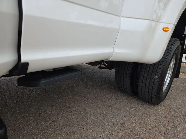 Used 2017 White Ford Lariat image 34