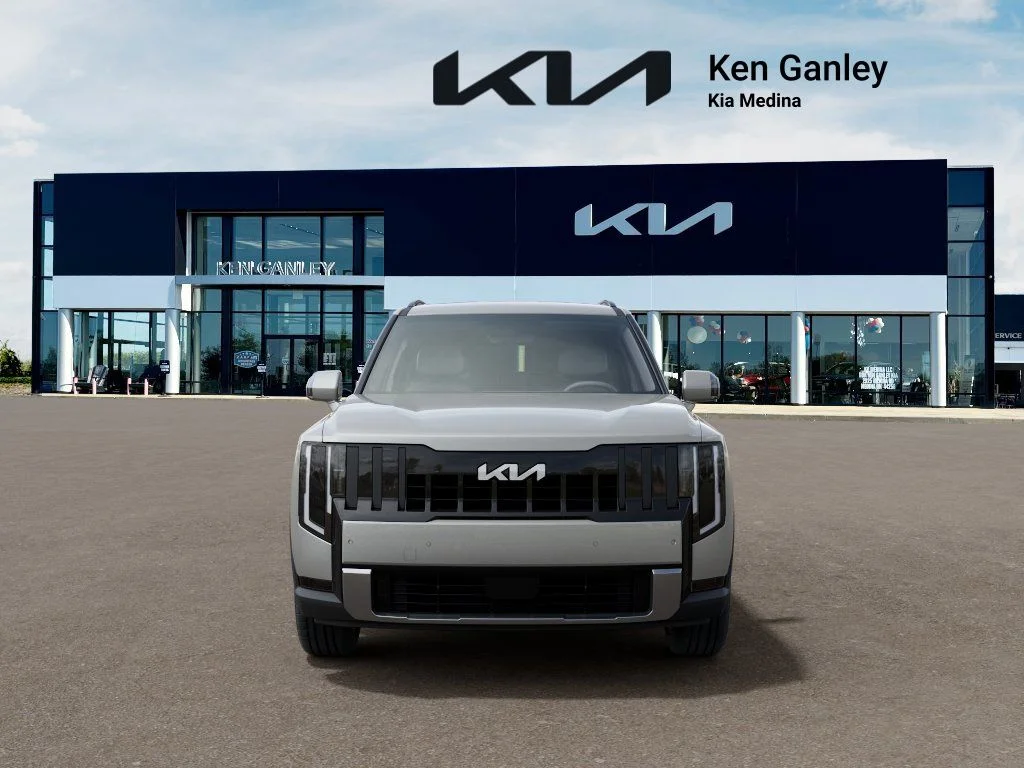 New 2027 Ivory Silver Kia S image 2