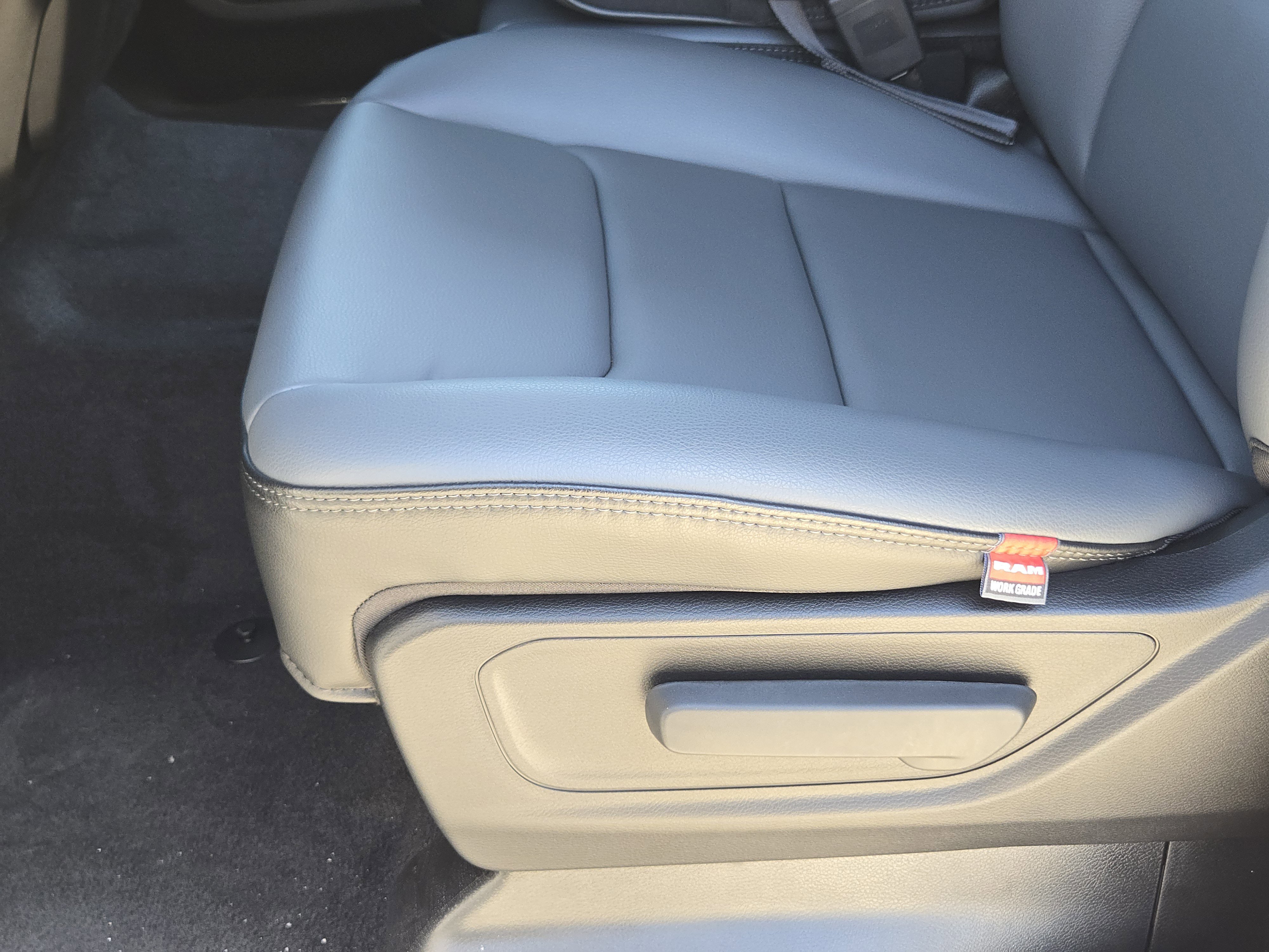New 2026 Bright White Clear-Coat Exterior Paint RAM Tradesman image 19