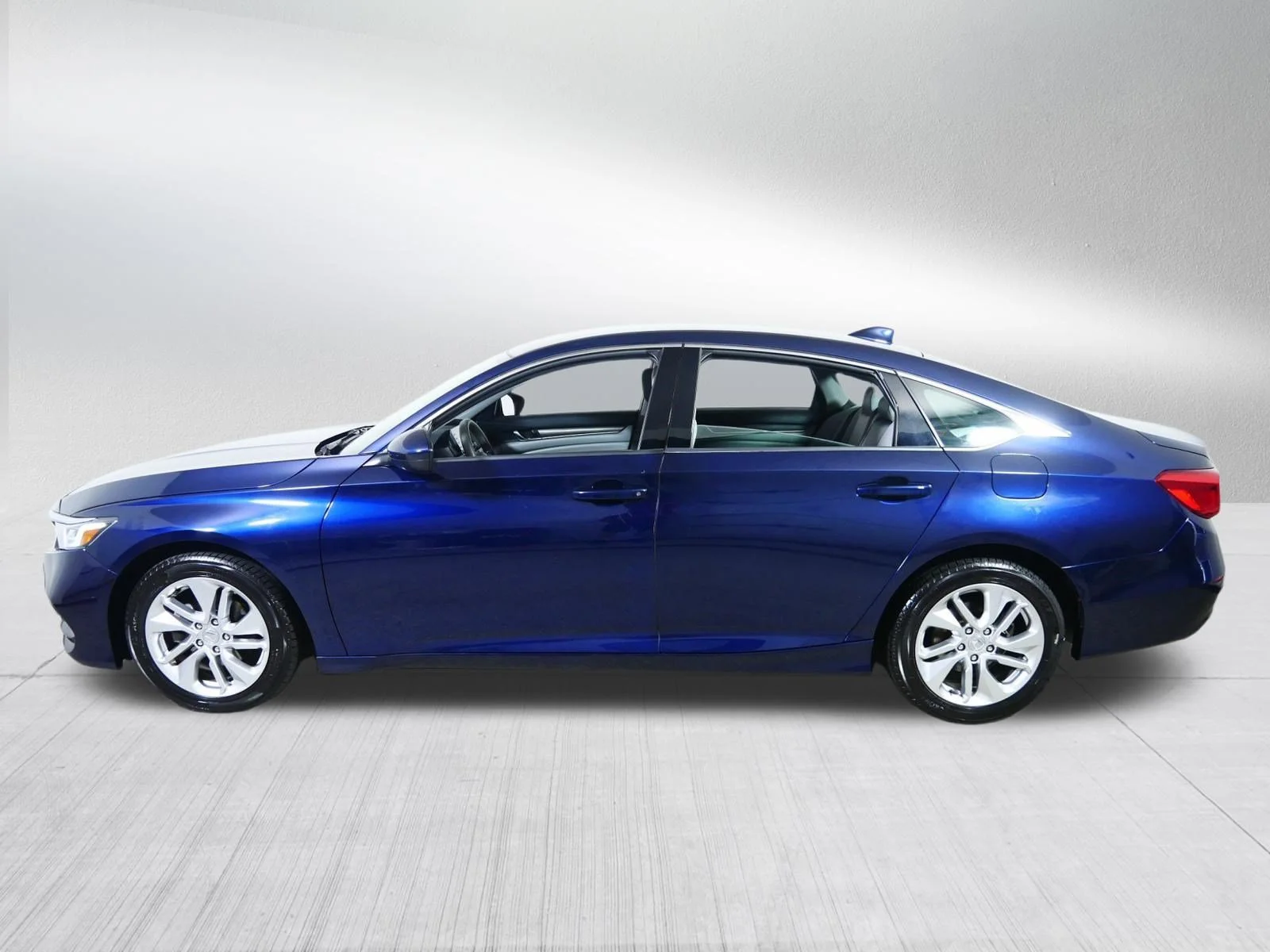 Used 2019 Obsidian Blue Pearl Honda LX 1.5T image 4