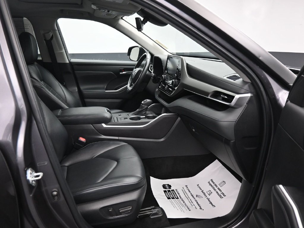 Used 2022 Gray Toyota XLE image 13