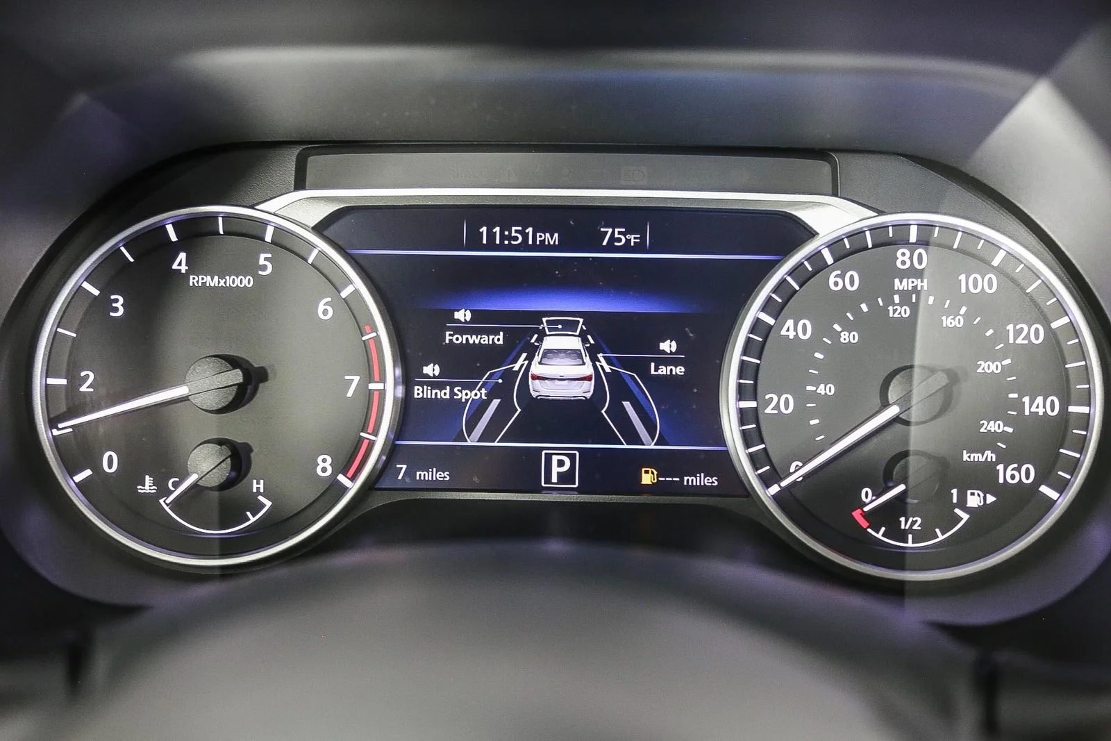 2025 Nissan Sentra SV - Photo 23