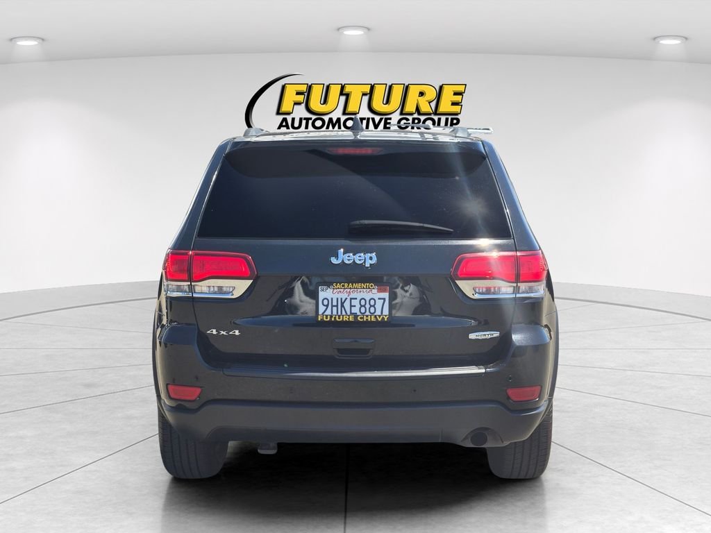 Used 2020 Black Jeep Laredo image 5