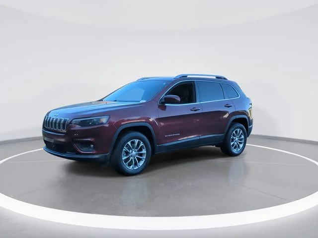 Used 2021 Red Jeep Latitude Lux image 4