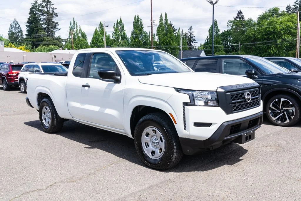 Used 2022 White Nissan S image 1