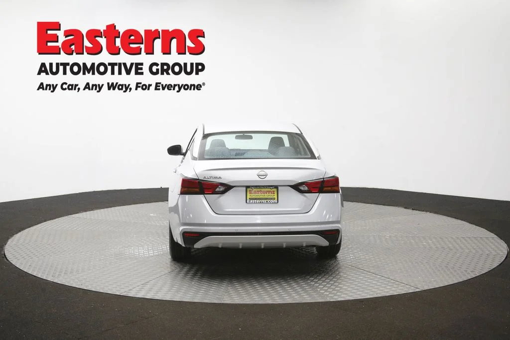 Used 2023 Silver Nissan 2.5 S image 35